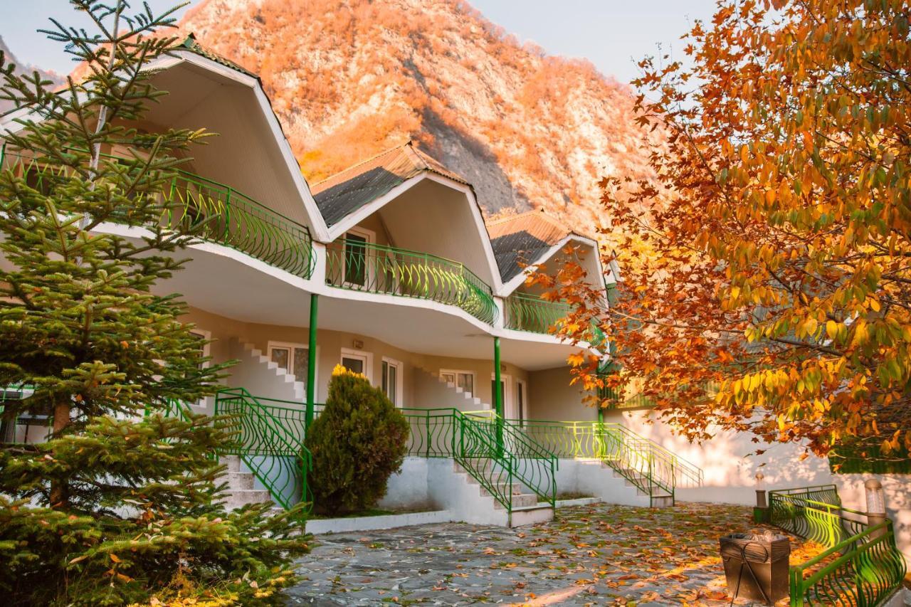 Yurd Hotel Qax Exterior photo