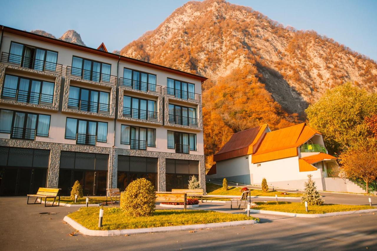 Yurd Hotel Qax Exterior photo