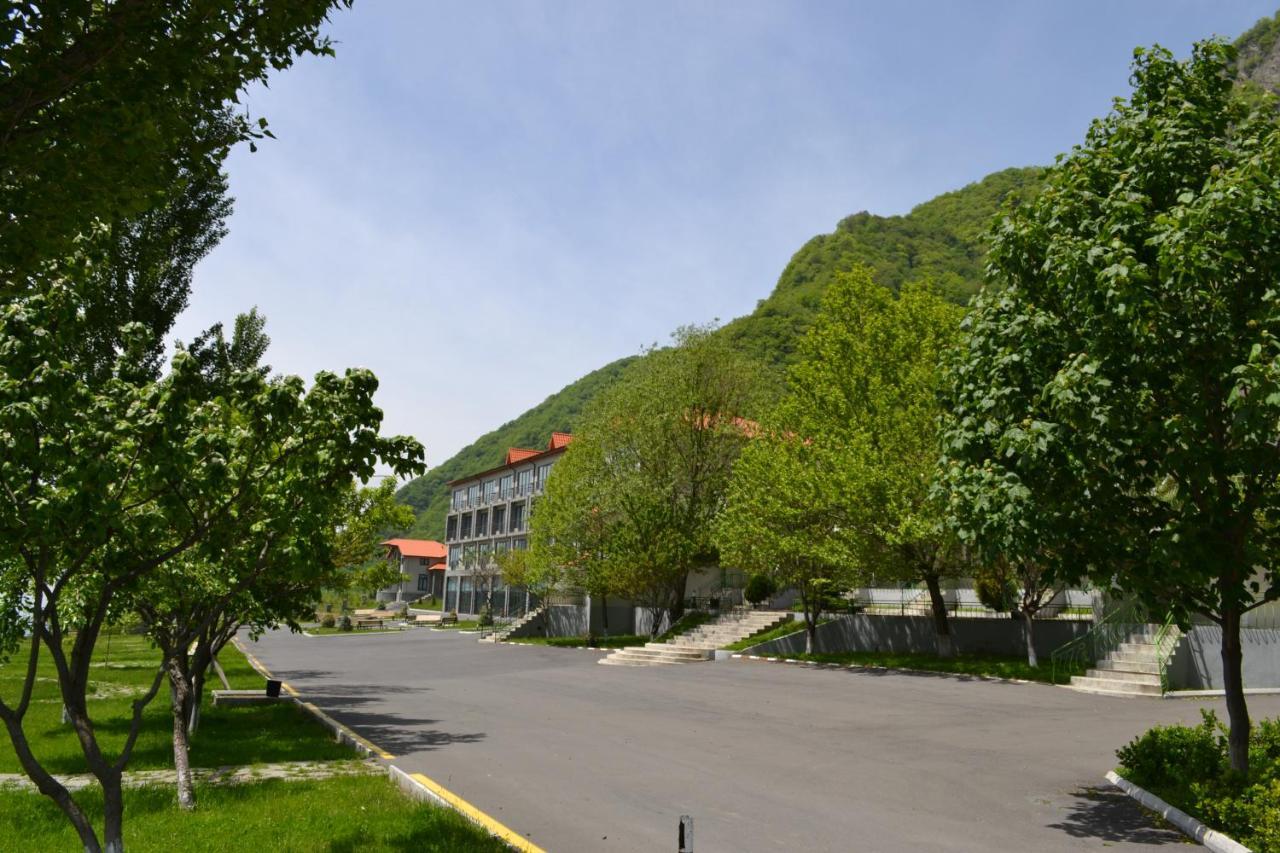 Yurd Hotel Qax Exterior photo